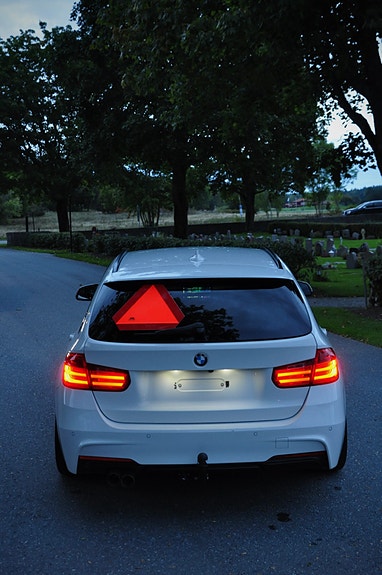 BMW 320d 7 of 15