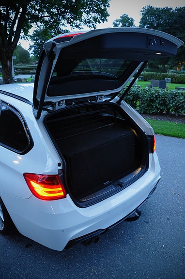 BMW 320d 8 of 15