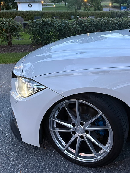 BMW 320d 5 of 15