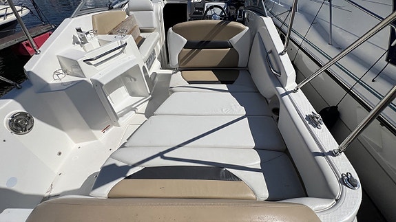 Larson 777 2011 Mercruiser 5.0 MPI 2011 27 of 27