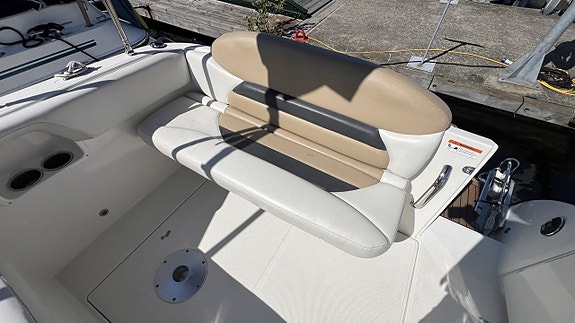 Larson 777 2011 Mercruiser 5.0 MPI 2011 18 of 27