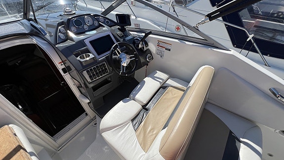 Larson 777 2011 Mercruiser 5.0 MPI 2011 13 of 27