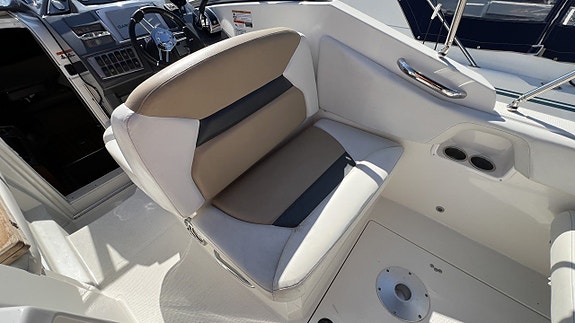 Larson 777 2011 Mercruiser 5.0 MPI 2011 17 of 27
