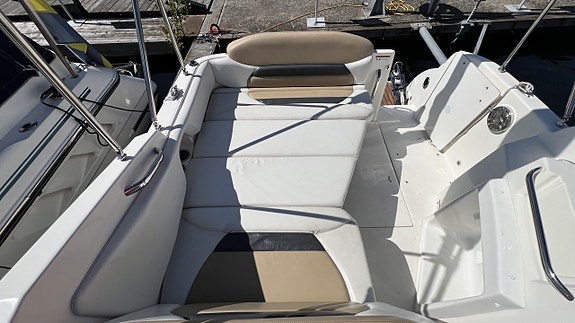 Larson 777 2011 Mercruiser 5.0 MPI 2011 26 of 27