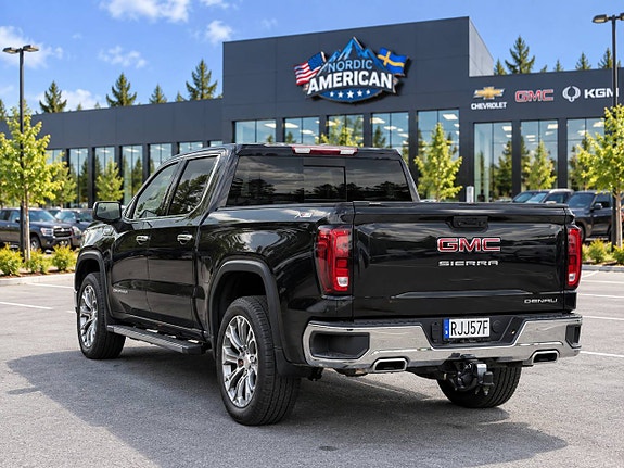 GMC Sierra 4 of 19