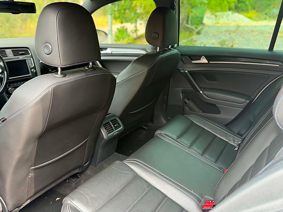 Volkswagen Golf VII 6 of 11