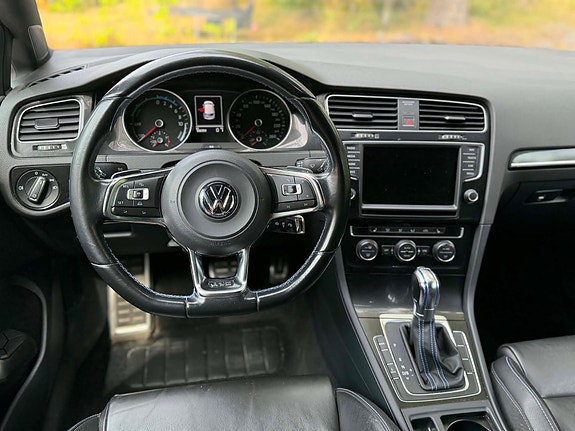 Volkswagen Golf VII 5 of 11
