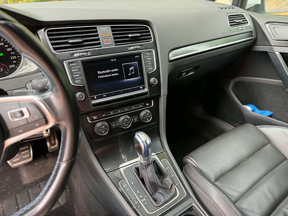 Volkswagen Golf VII 10 of 11