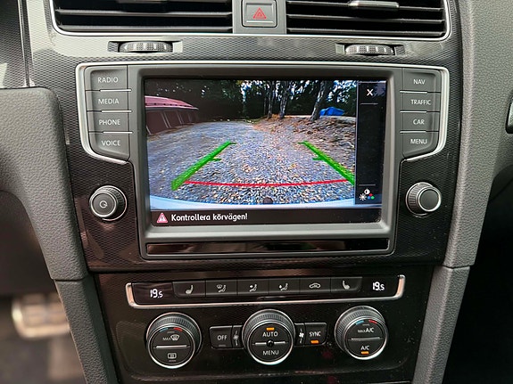 Volkswagen Golf VII 11 of 11