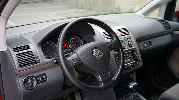 Volkswagen CrossTouran 7 of 14