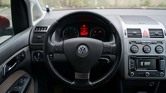 Volkswagen CrossTouran 12 of 14