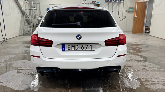 BMW 520d 2 of 10
