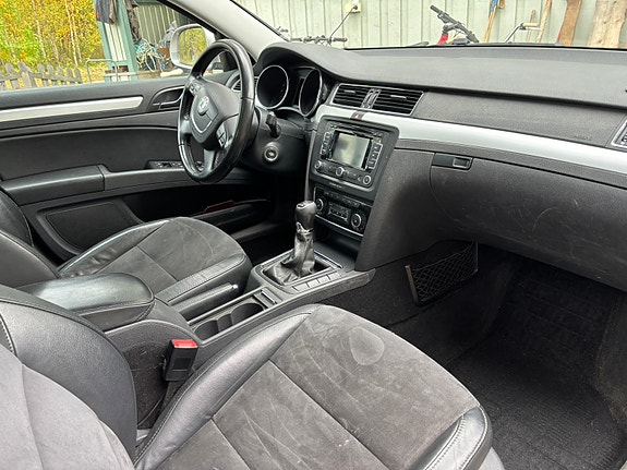 Skoda Superb 6 of 9