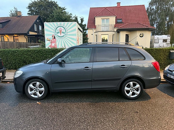 Skoda Fabia 2 of 8