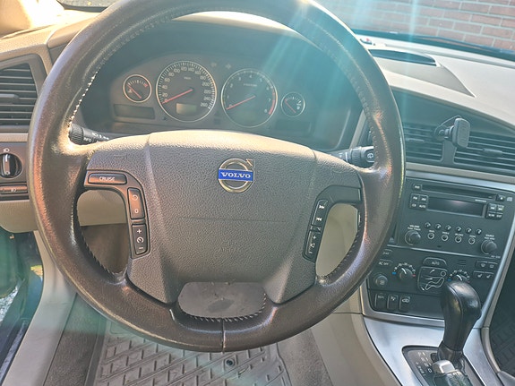Volvo XC70 7 of 12