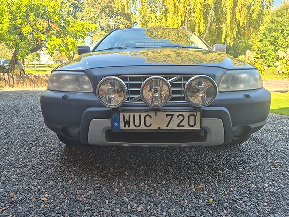 Volvo XC70 3 of 12