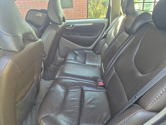 Volvo XC70 9 of 12