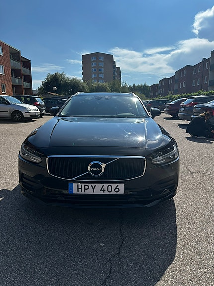 Volvo V90 2 of 12