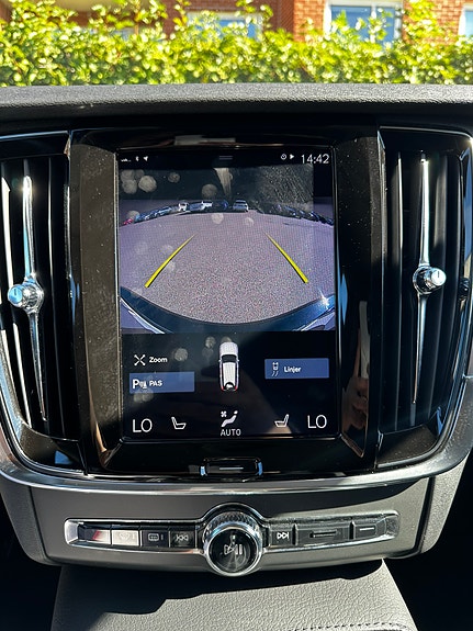 Volvo V90 8 of 12