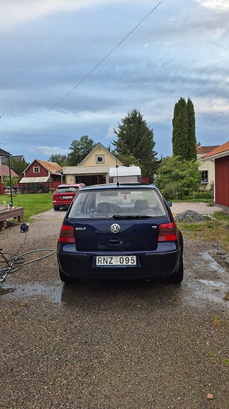 Volkswagen Golf IV 3 of 10