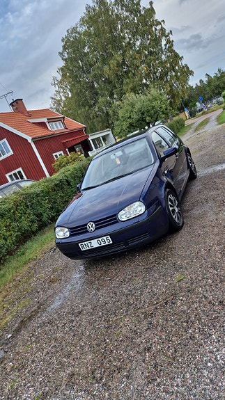 Volkswagen Golf IV 2 of 10