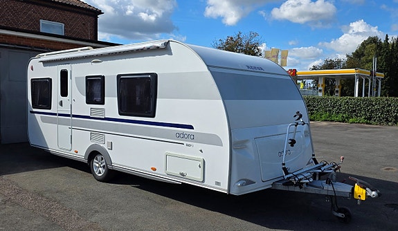 Adria Adora 563 PU Queenbed Solpanel Mover Markis Cykelställ 2 of 19