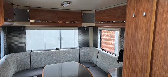 Adria Adora 563 PU Queenbed Solpanel Mover Markis Cykelställ 16 of 19