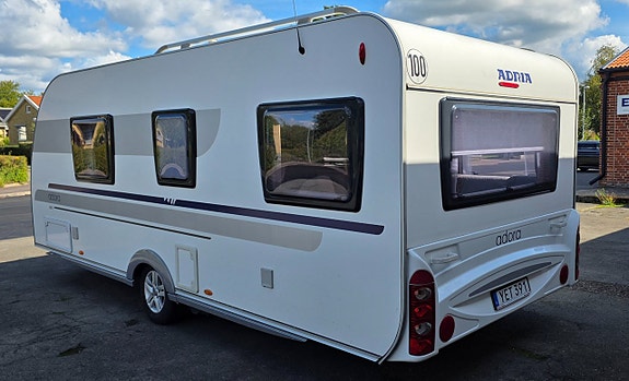 Adria Adora 563 PU Queenbed Solpanel Mover Markis Cykelställ 8 of 19