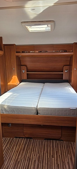 Adria Adora 563 PU Queenbed Solpanel Mover Markis Cykelställ 10 of 19