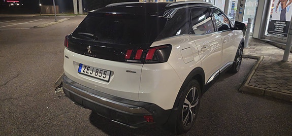 Peugeot 3008 2 of 4