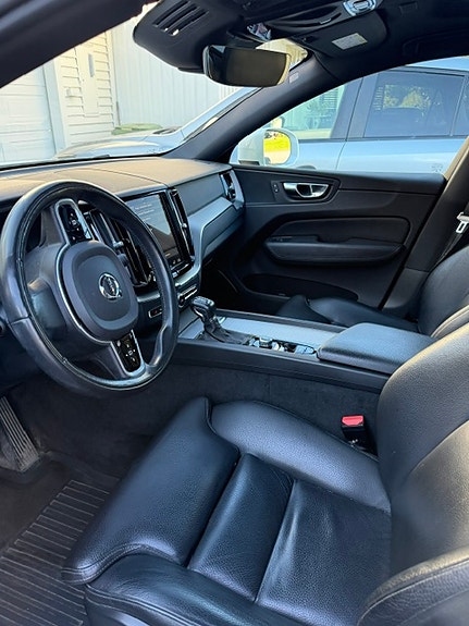Volvo XC60 7 of 11