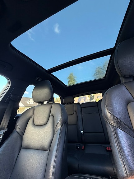 Volvo XC60 8 of 11