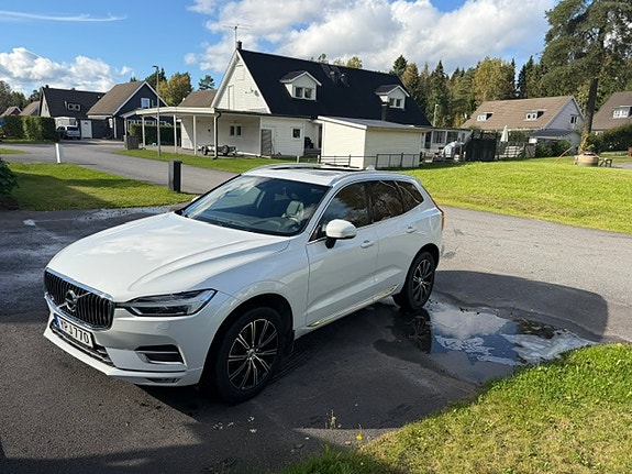 Volvo XC60 2 of 11