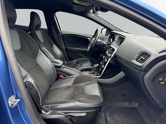 Volvo V40 9 of 25
