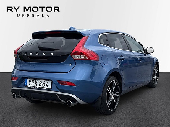 Volvo V40 4 of 25