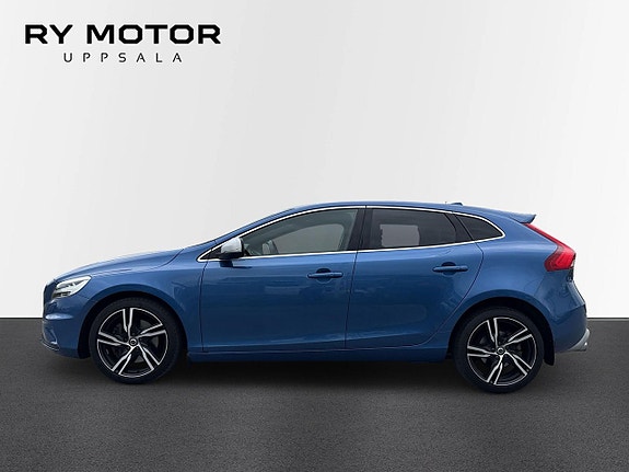 Volvo V40 2 of 25