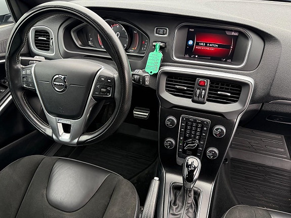 Volvo V40 10 of 25