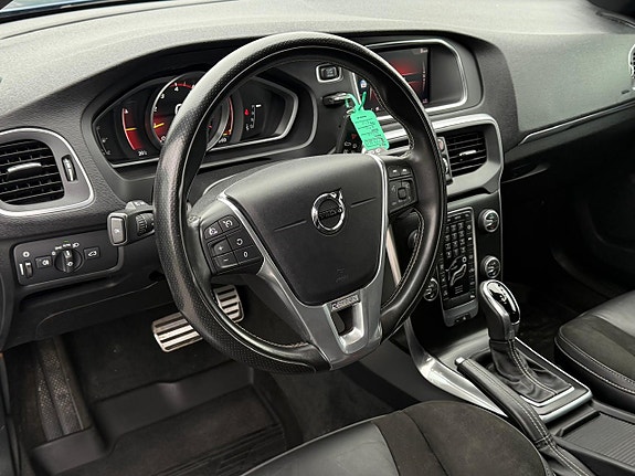 Volvo V40 15 of 25