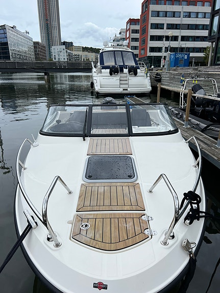 Uttern D 57.      2019 3 of 8
