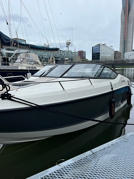 Uttern D 57.      2019 2 of 8