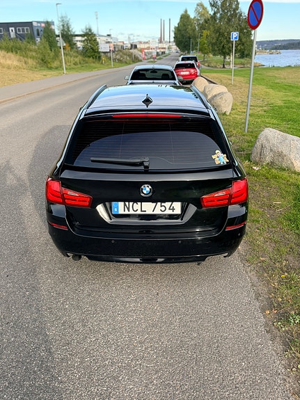 BMW 520d 4 of 11