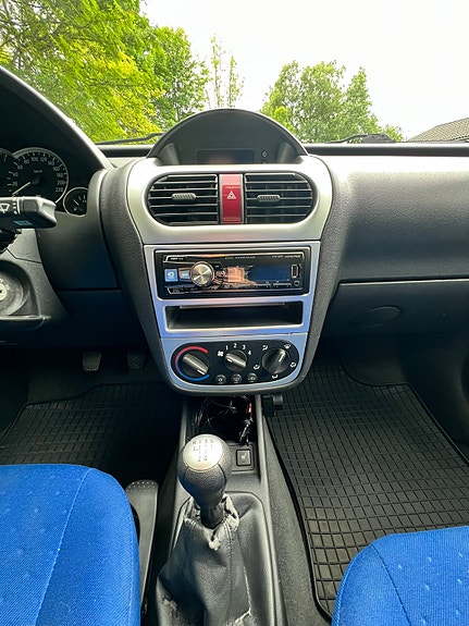 Opel Corsa 13 of 19