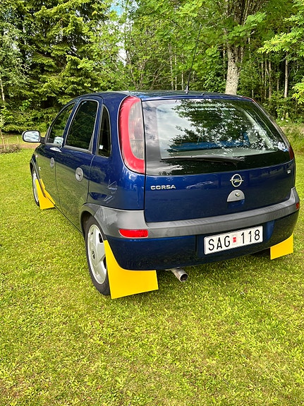 Opel Corsa 2 of 19