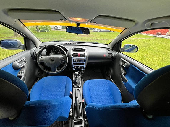 Opel Corsa 12 of 19