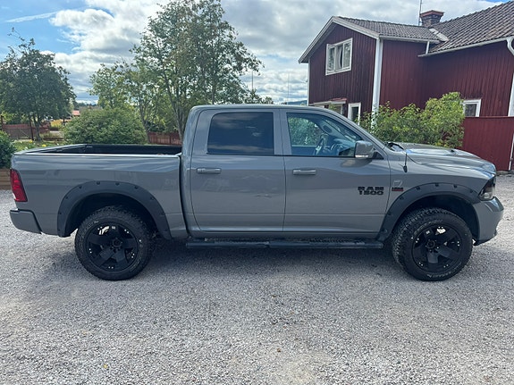 Dodge RAM 1500 4 of 8