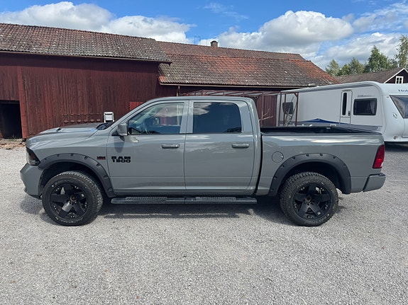 Dodge RAM 1500 3 of 8