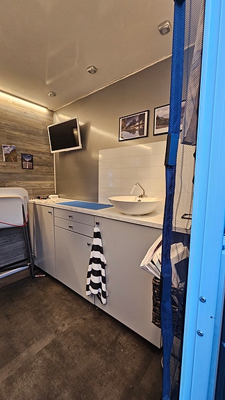 Nissan Interstar 2 of 8