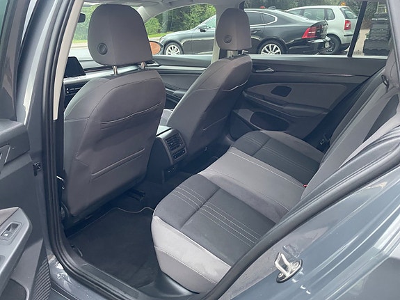 Volkswagen Golf Alltrack 18 of 23