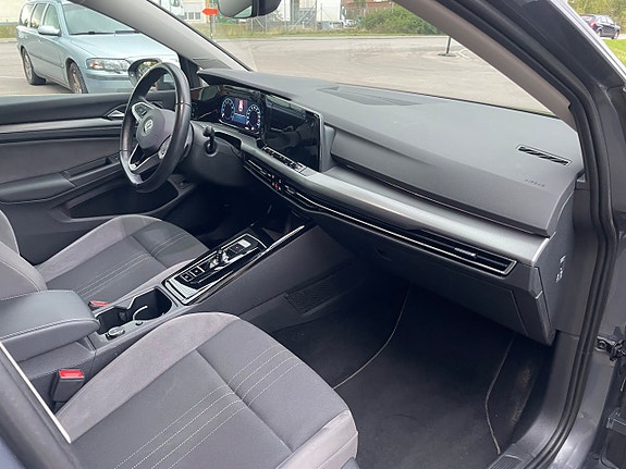 Volkswagen Golf Alltrack 13 of 23