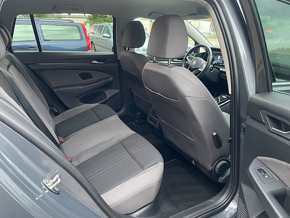 Volkswagen Golf Alltrack 17 of 23